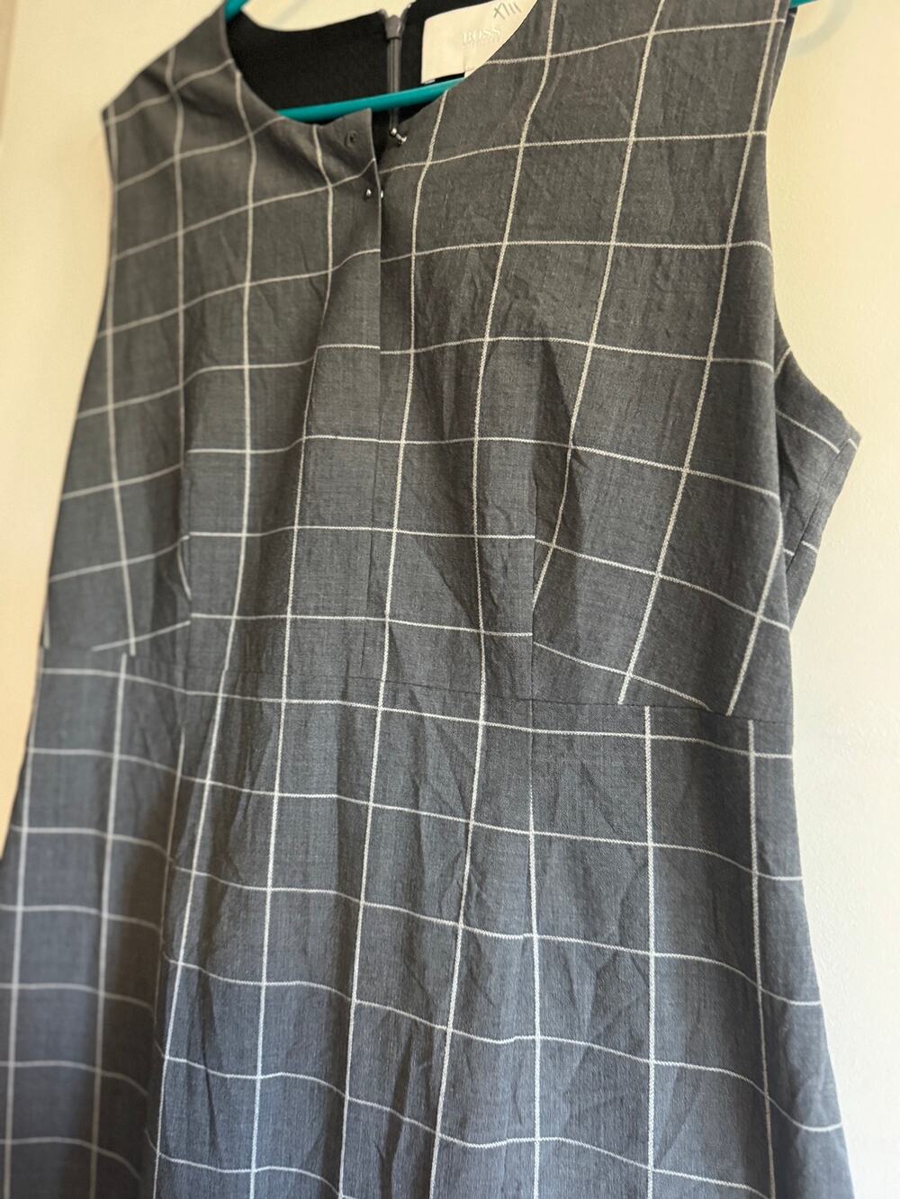 BOSS Hugo Boss Gray Windowpane Plaid Sleeveless Sheath Dress Sz 10